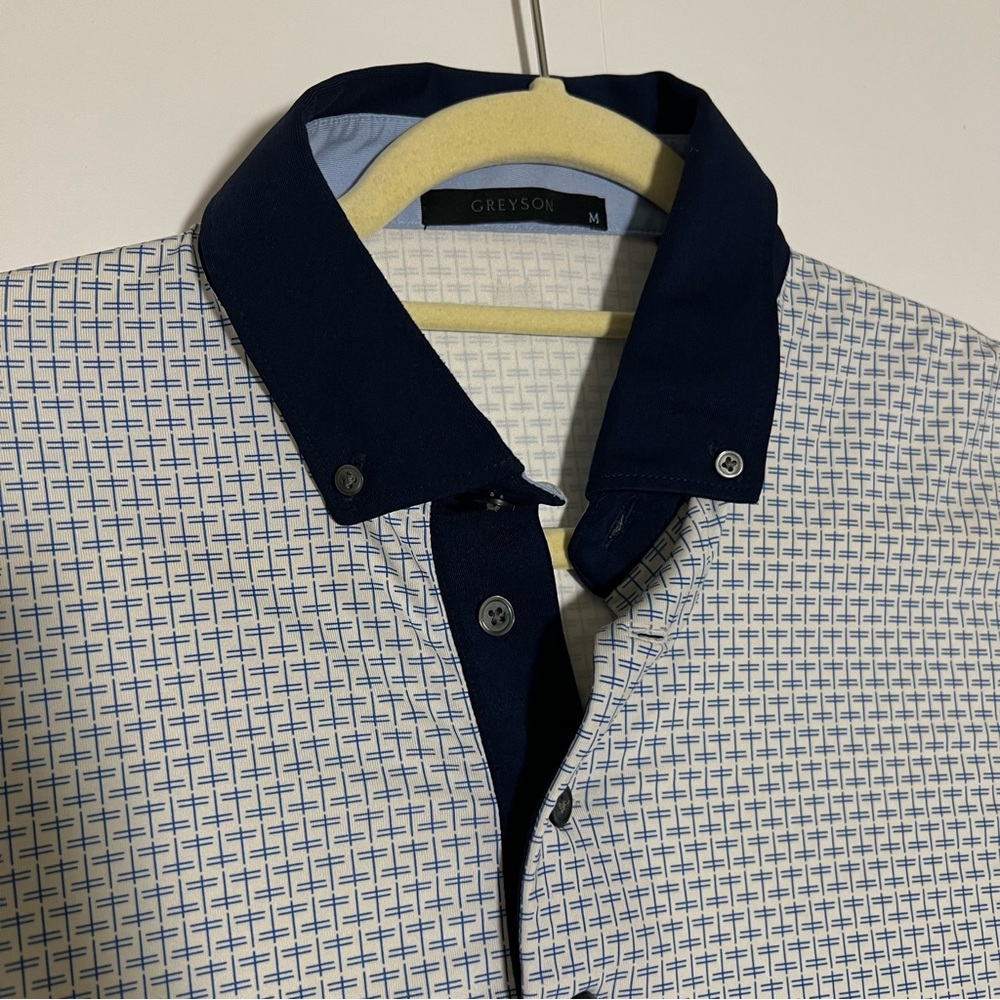 Greyson Polo Shirt Men's Medium White Blue Geometric All over Print Stretch Tech